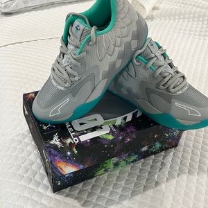 Men’s Puma 01 Melo size 9